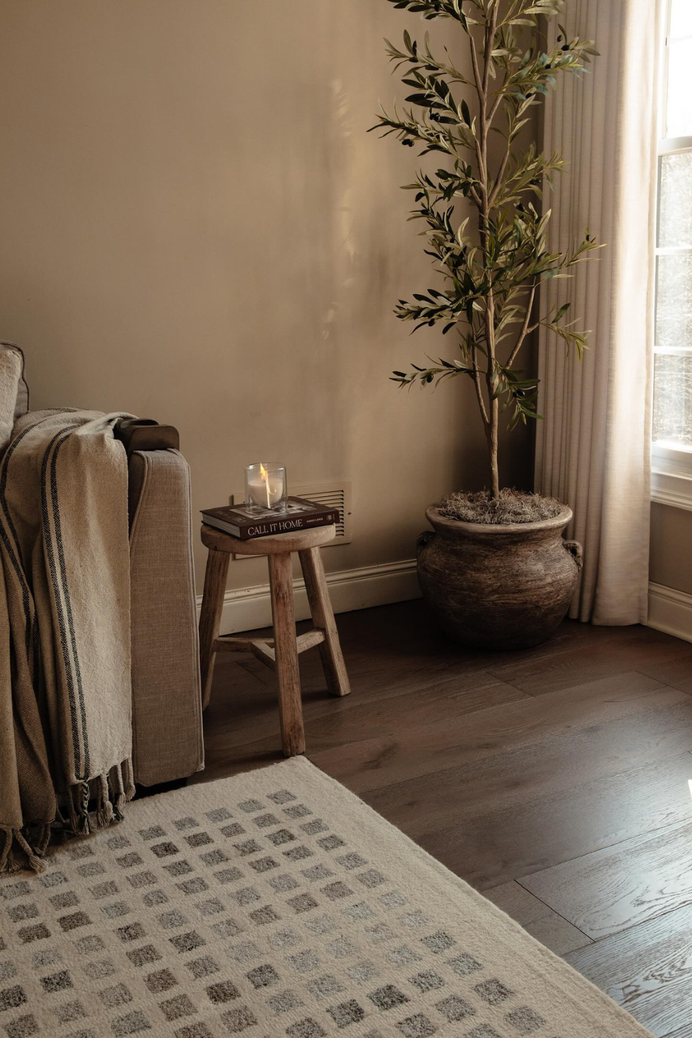 Reclaimed Elm Wood Round Stool