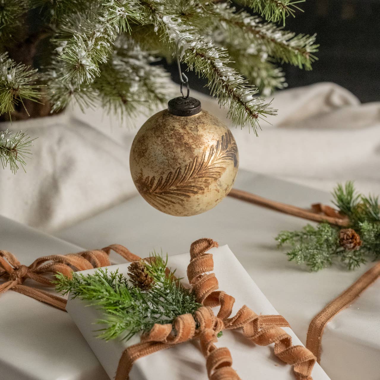 4" PRINTED LEAF KUGEL ORNAMENT