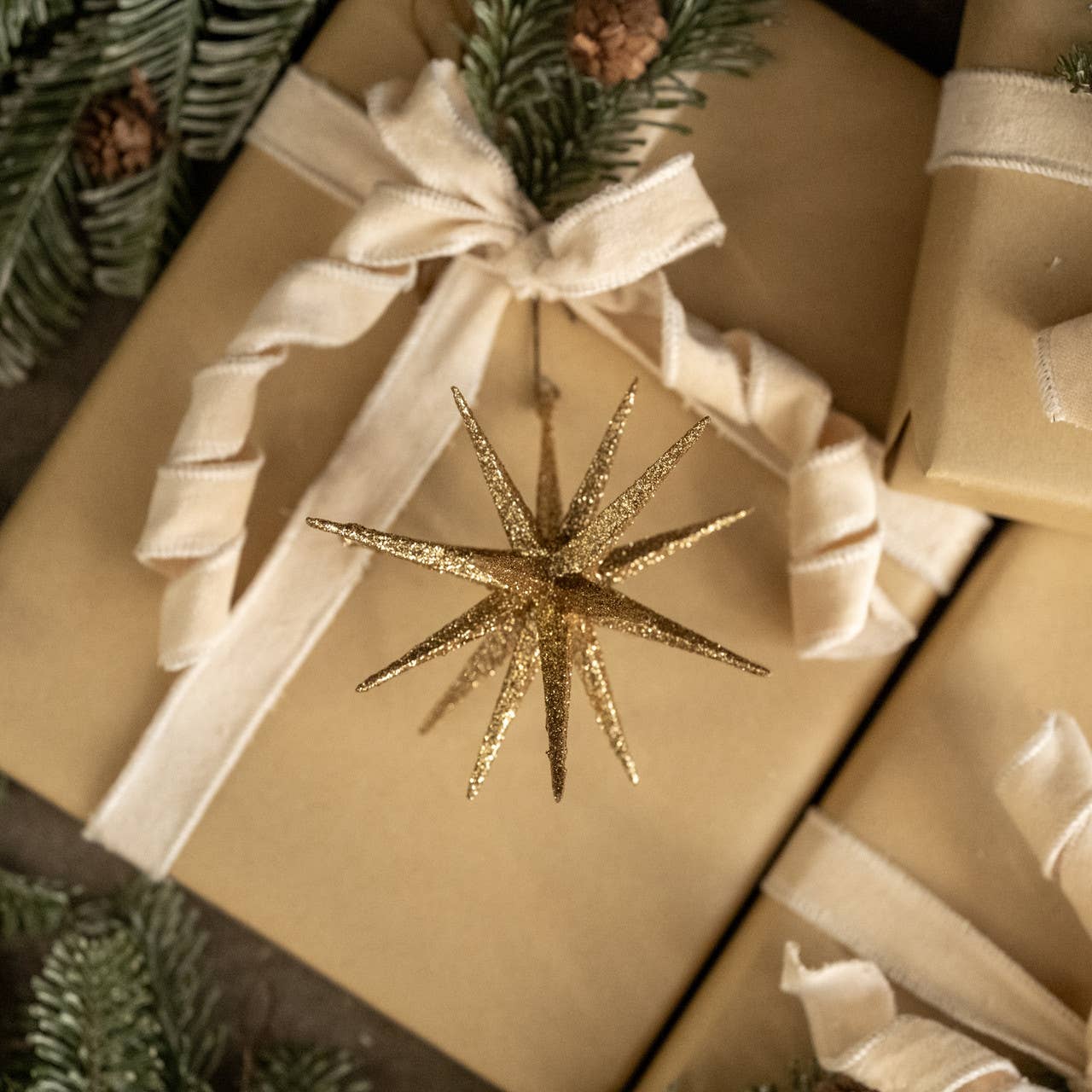 6" GOLD POINTED STAR ORNAMENT