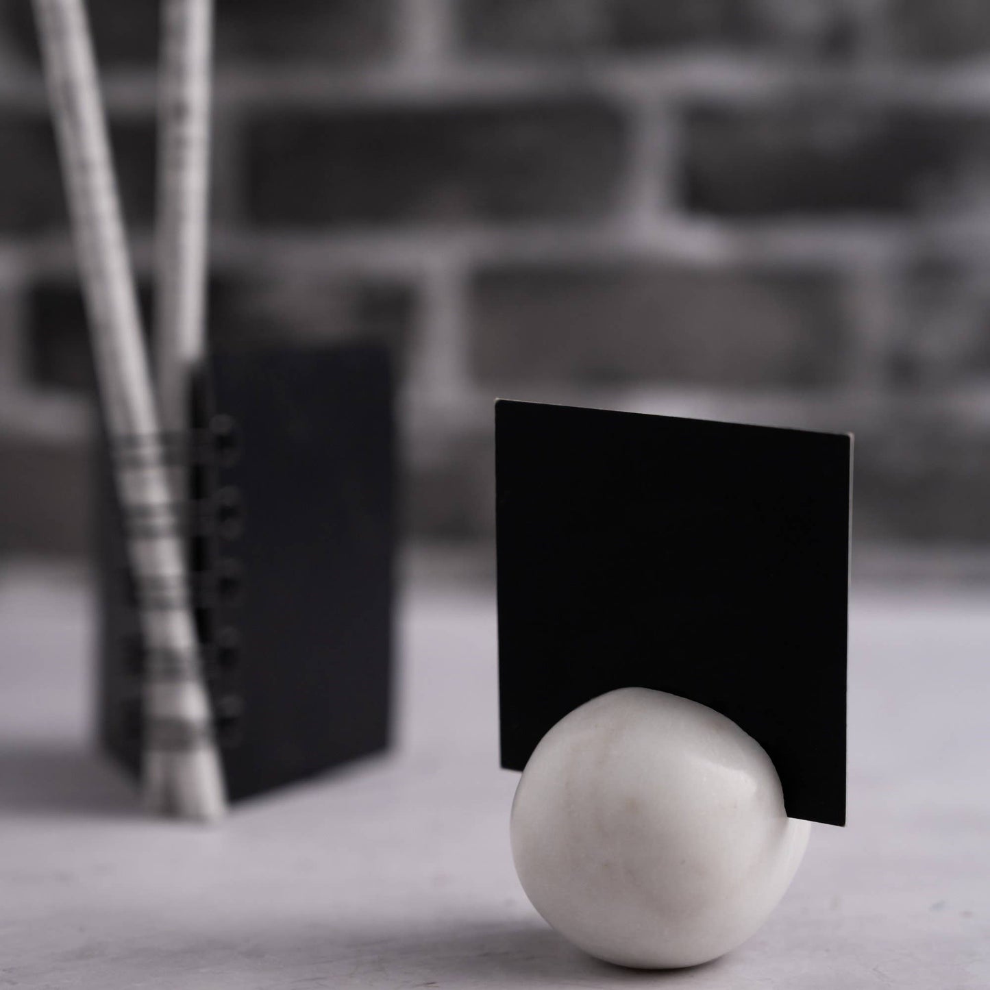 Marble Round Placecard Holder