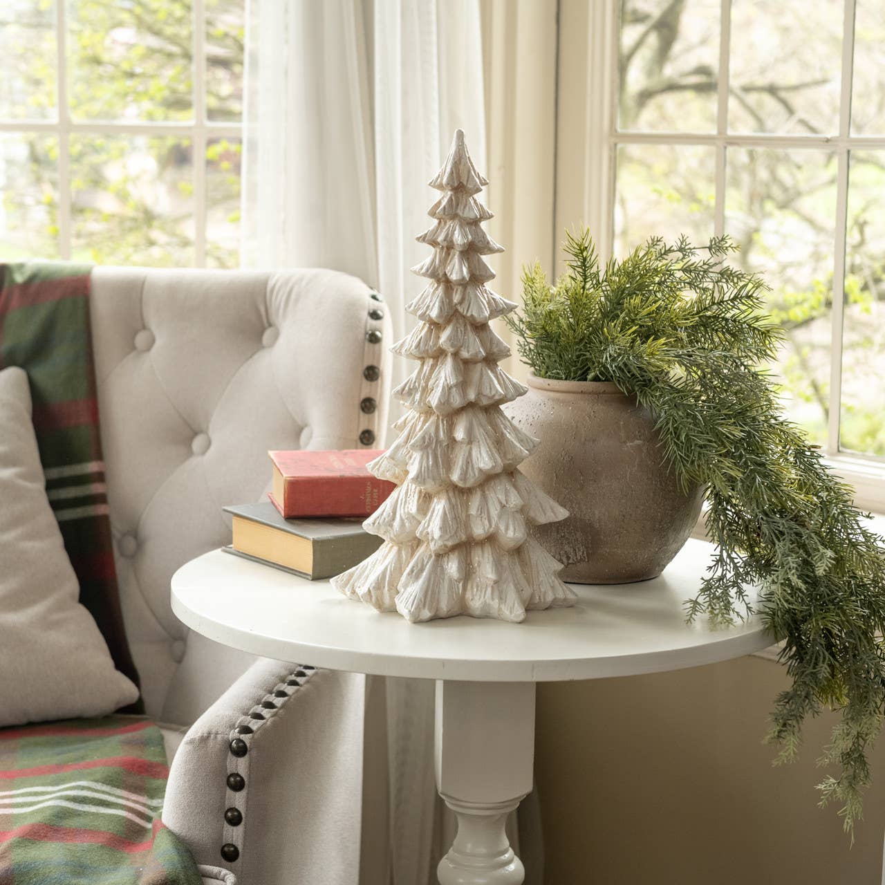 15" GLITTERED CREAM TREE